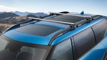 Kia EV9 roof with aluminium crossbars