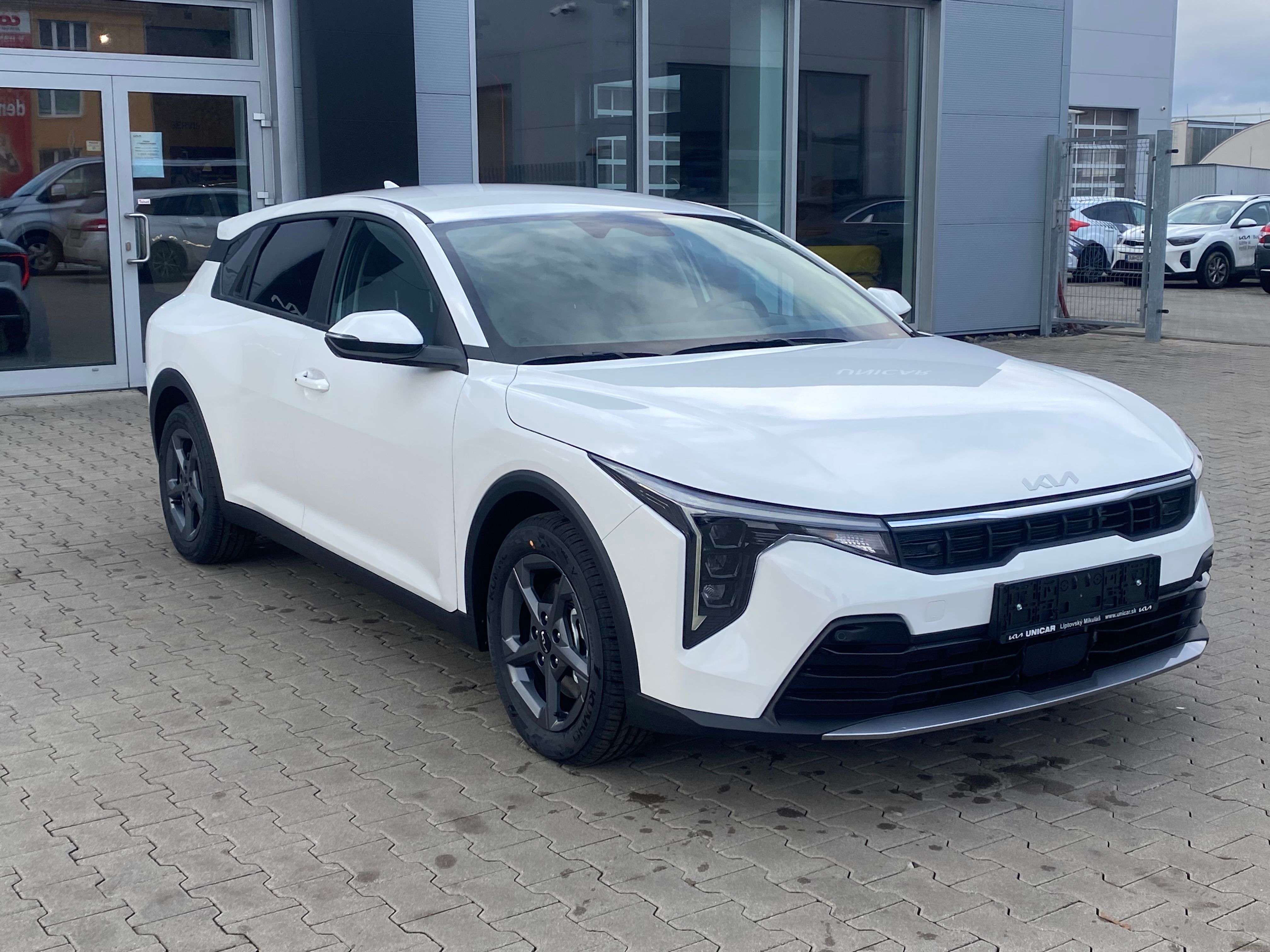Kia K4 Silver