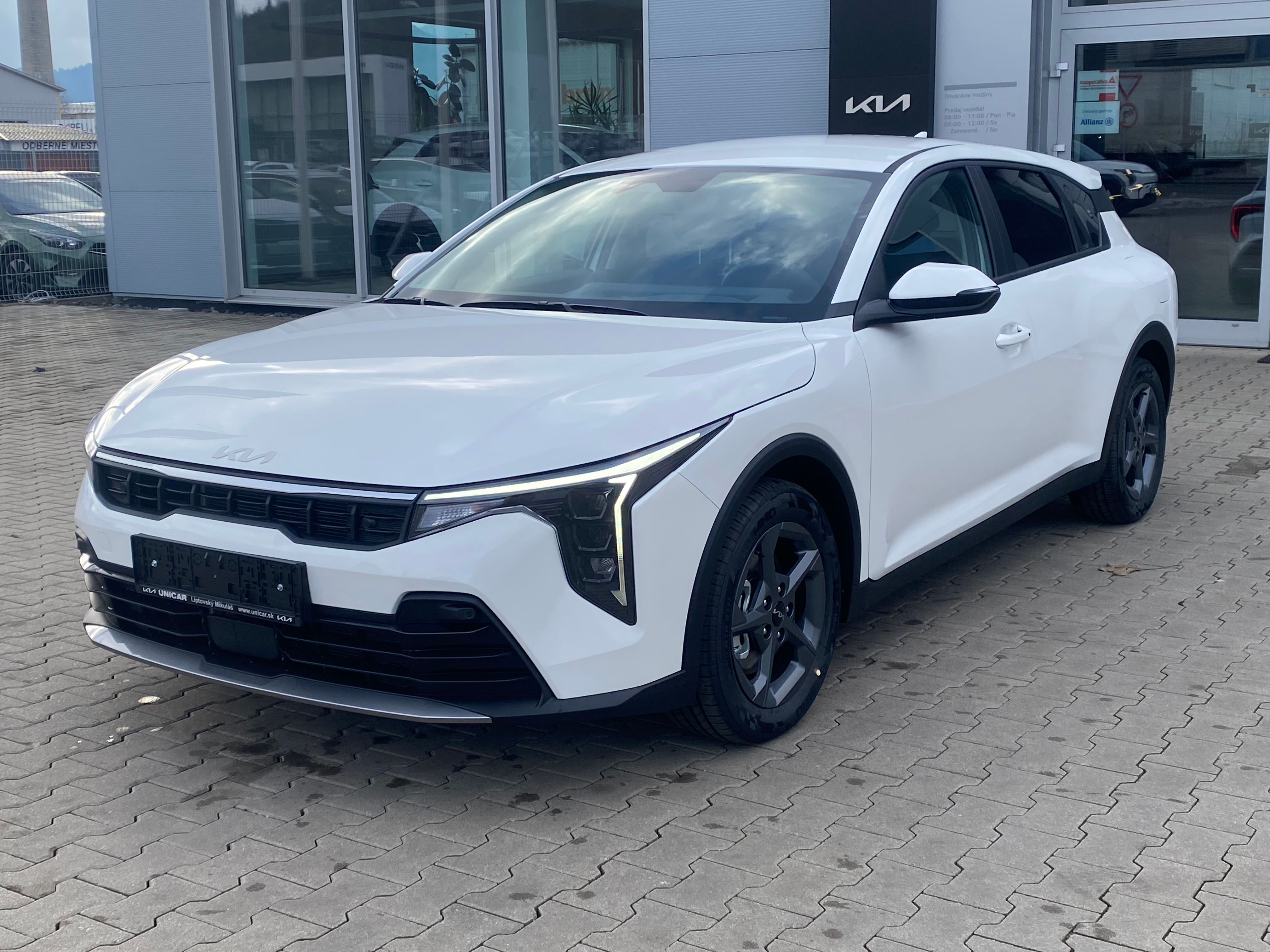 Kia K4 Silver