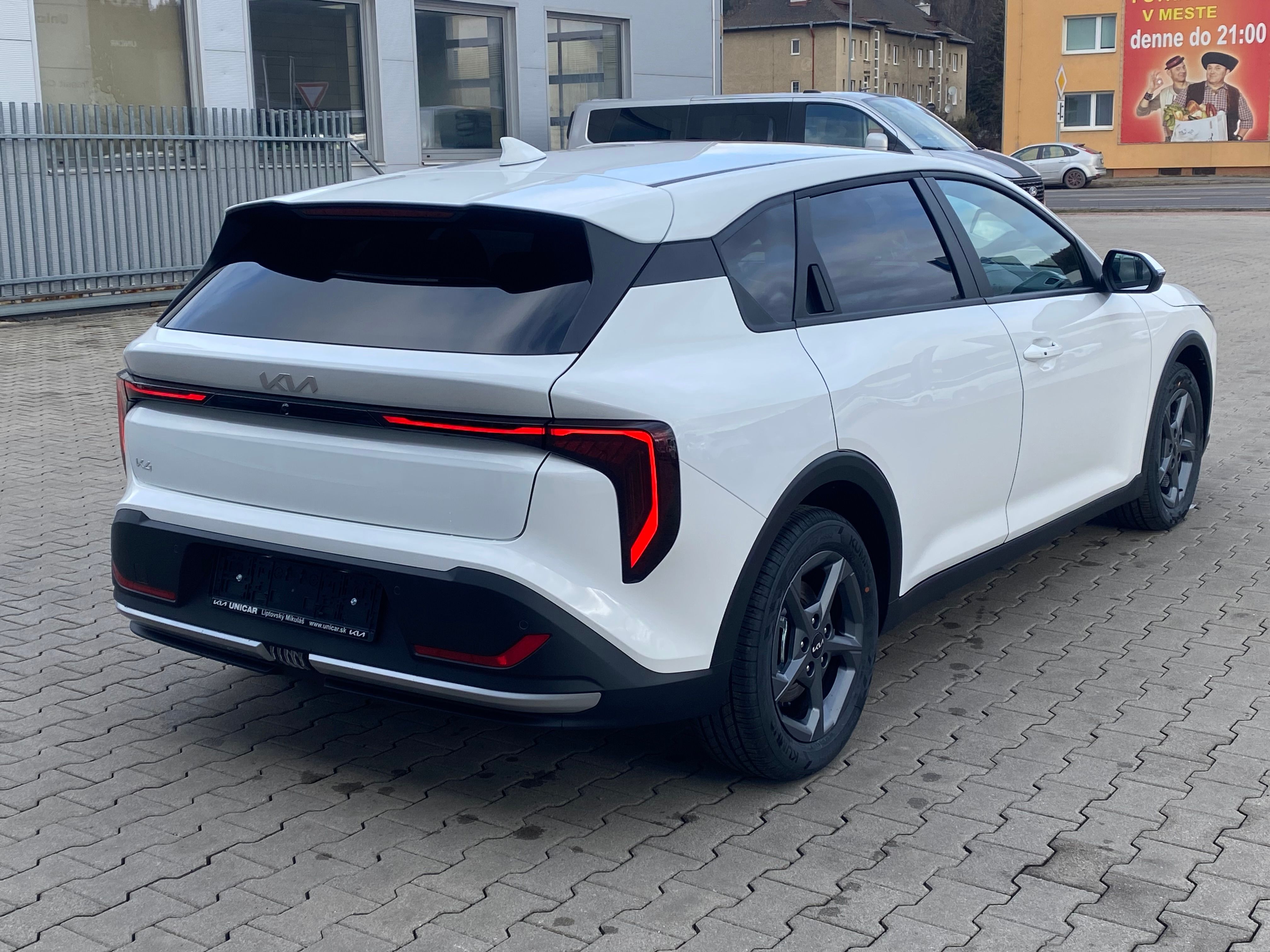 Kia K4 Silver