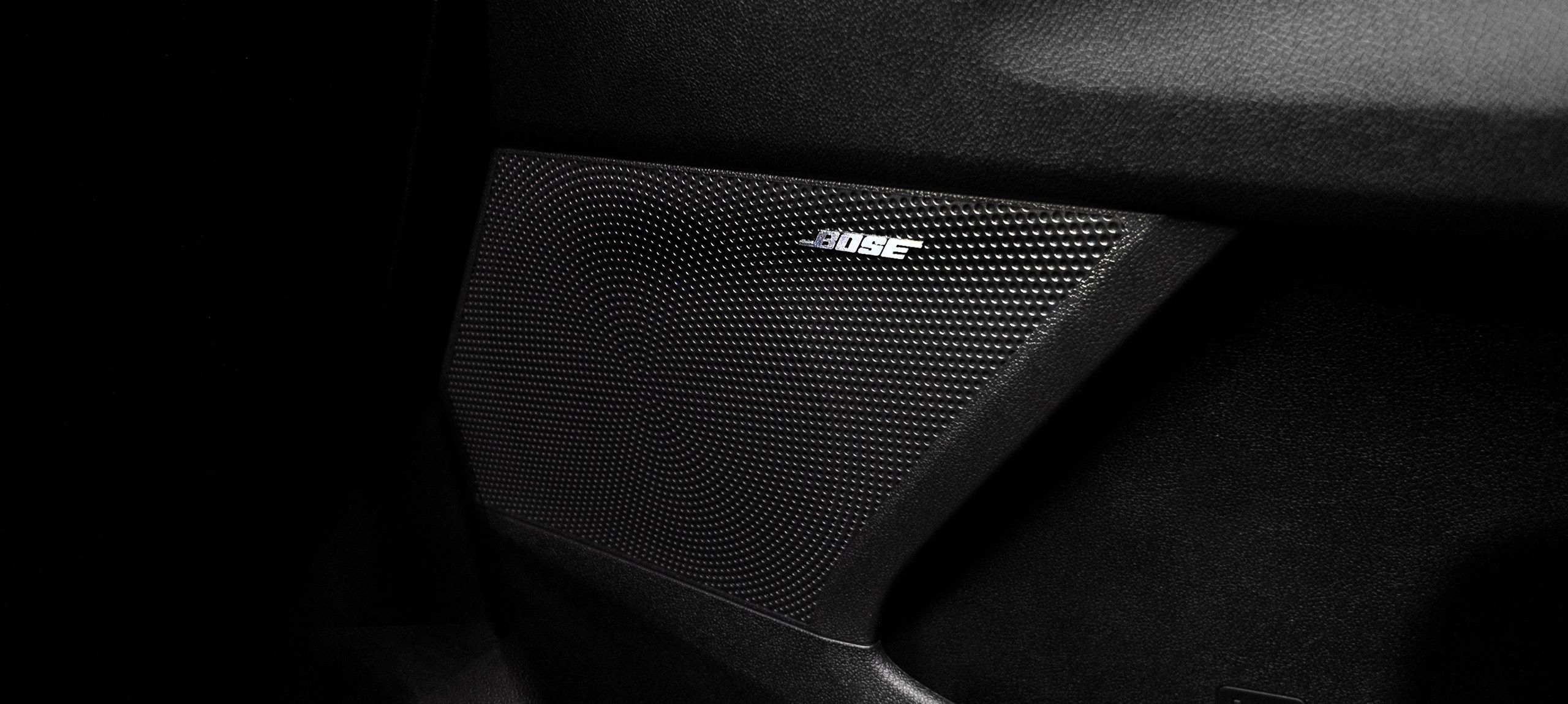 سماعات Bose في كيا سورينتو بلج إن هايبرد 2026