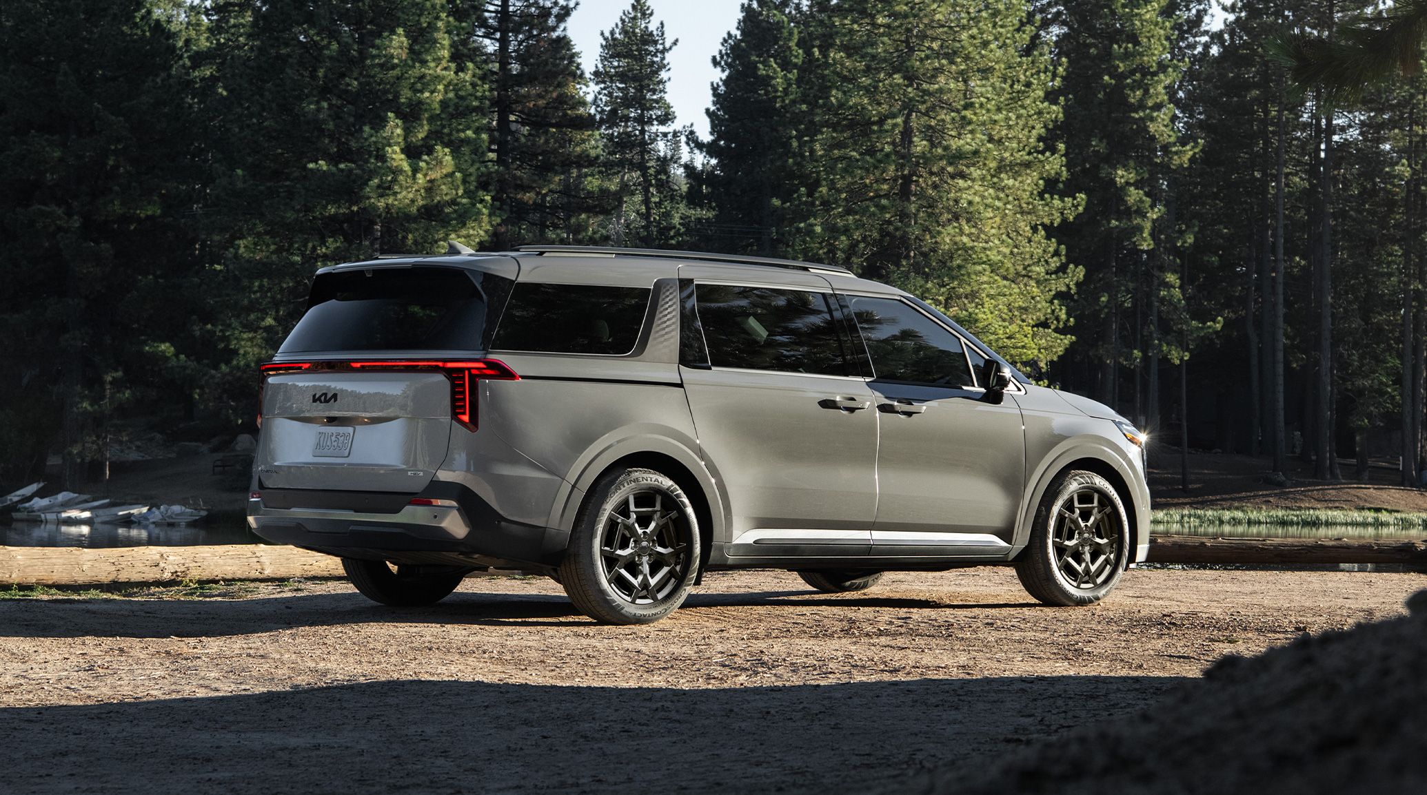 2025 Carnival MPV Hybrid SX Prestige side profile exterior view