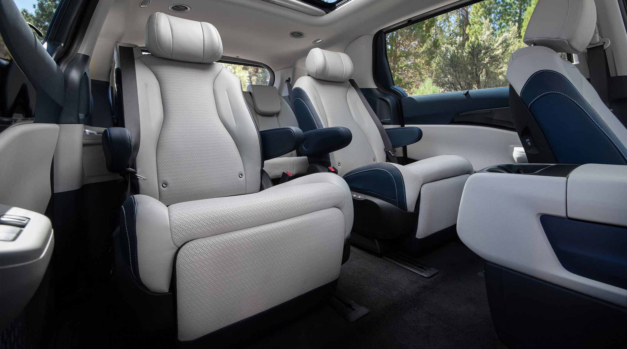 2026 kia carnival mpv interior seating capacity