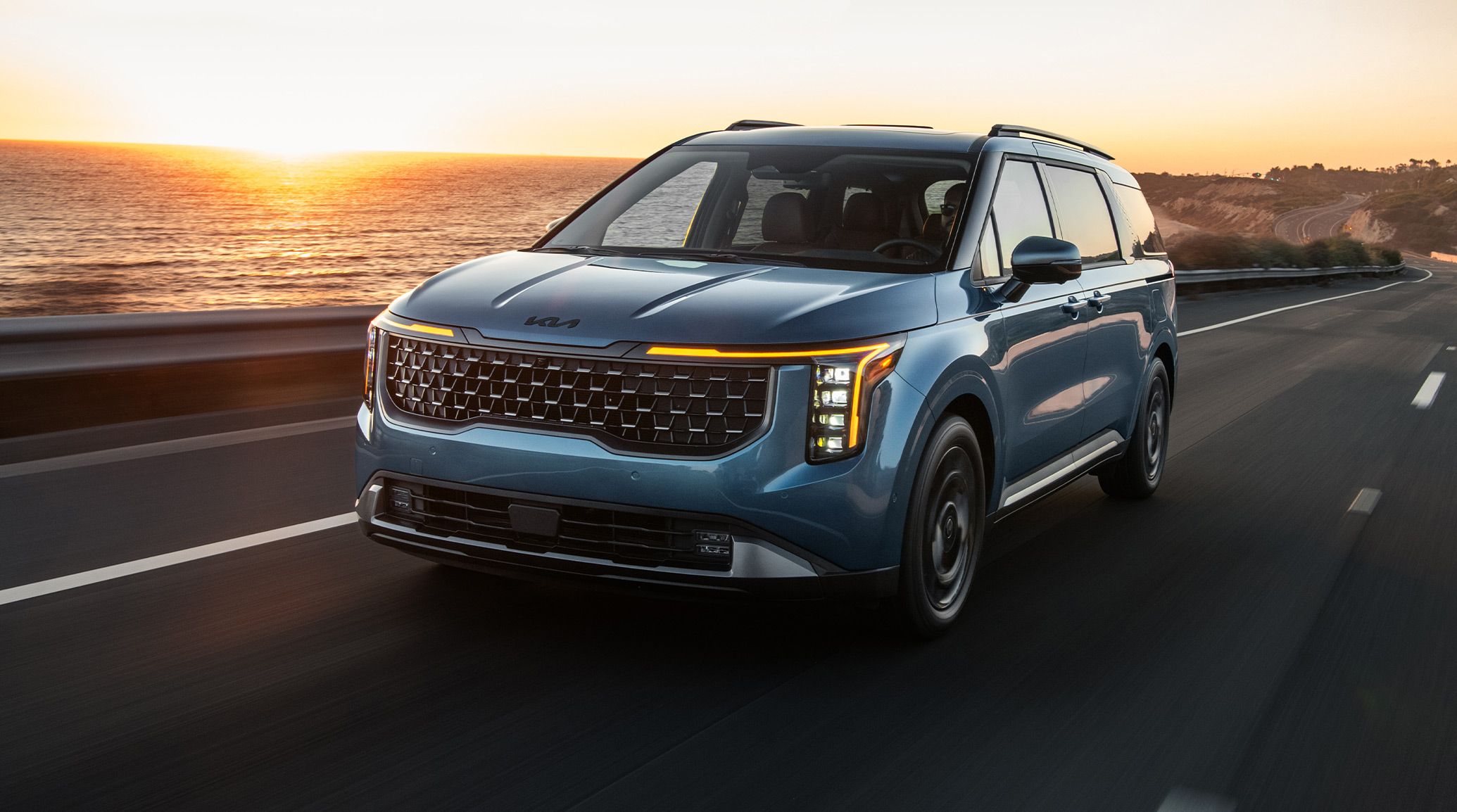 2027 Kia Carnival exterior showing SUV-inspired family styling