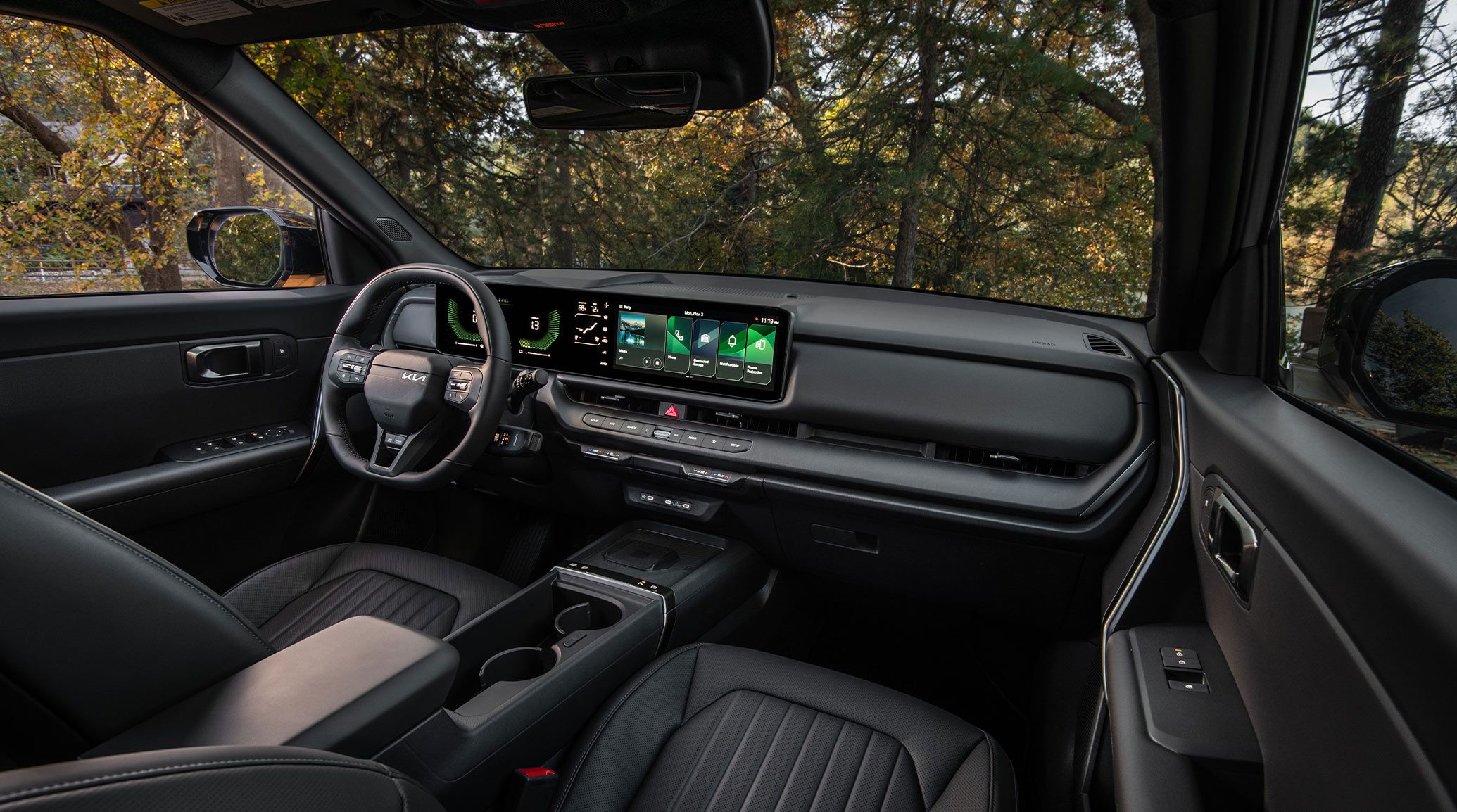 2027 Kia Seltos minimalist interior with 12.3-inch touchscreen and digital gauge cluster
