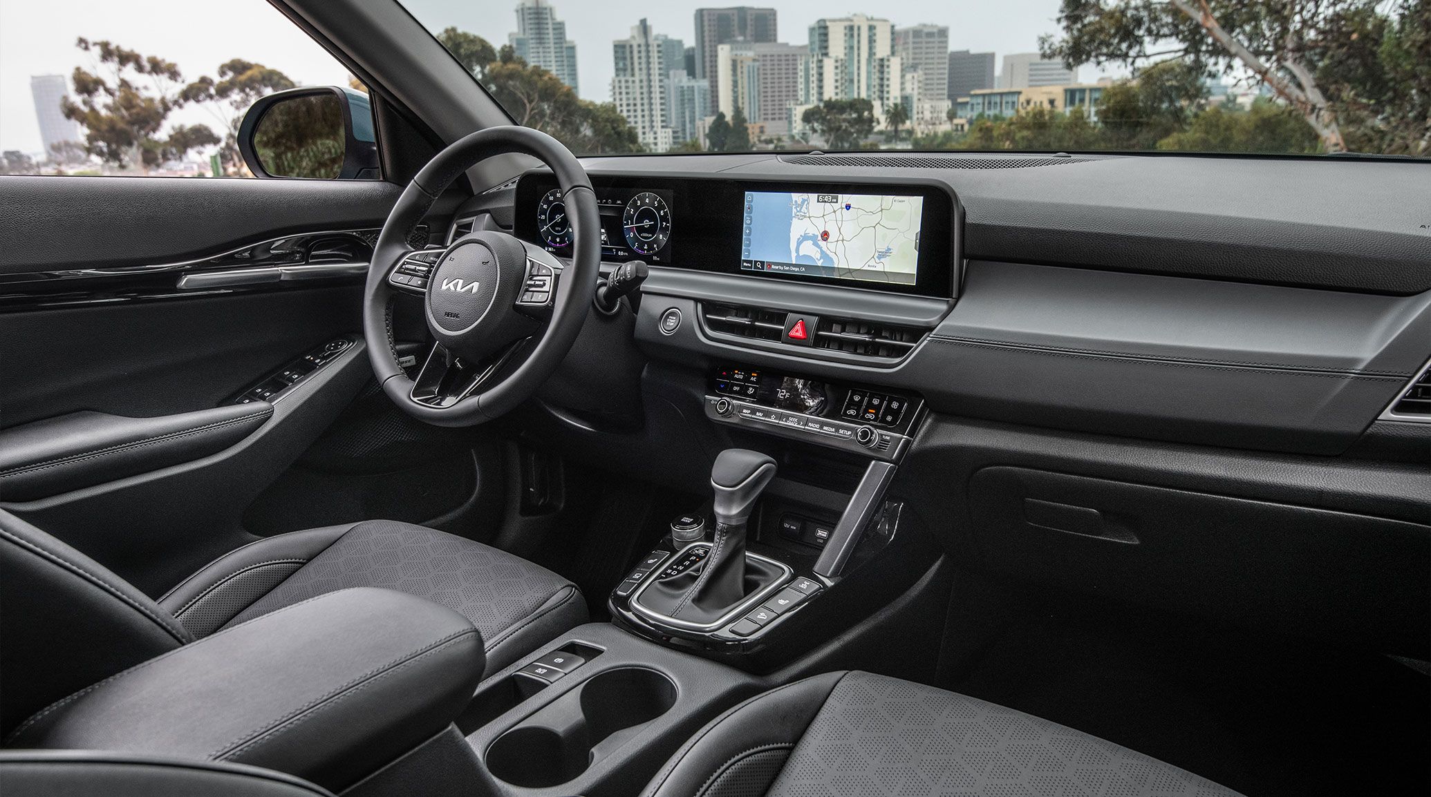 2026 kia seltos with available dual panoramic display