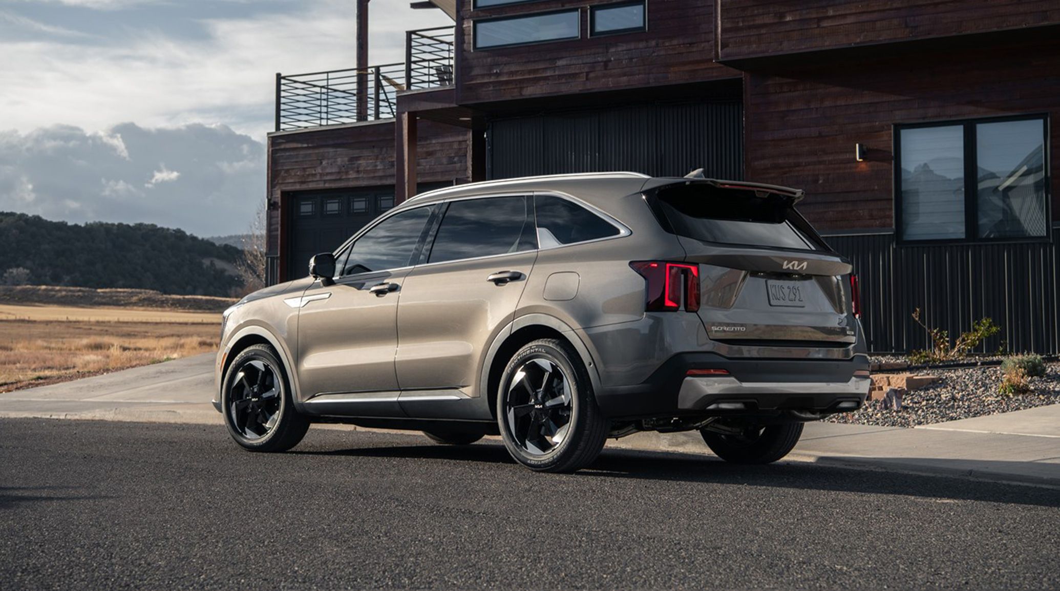 2025 Sorento Plug-in Hybrid SX Prestige model driver side rear exterior view