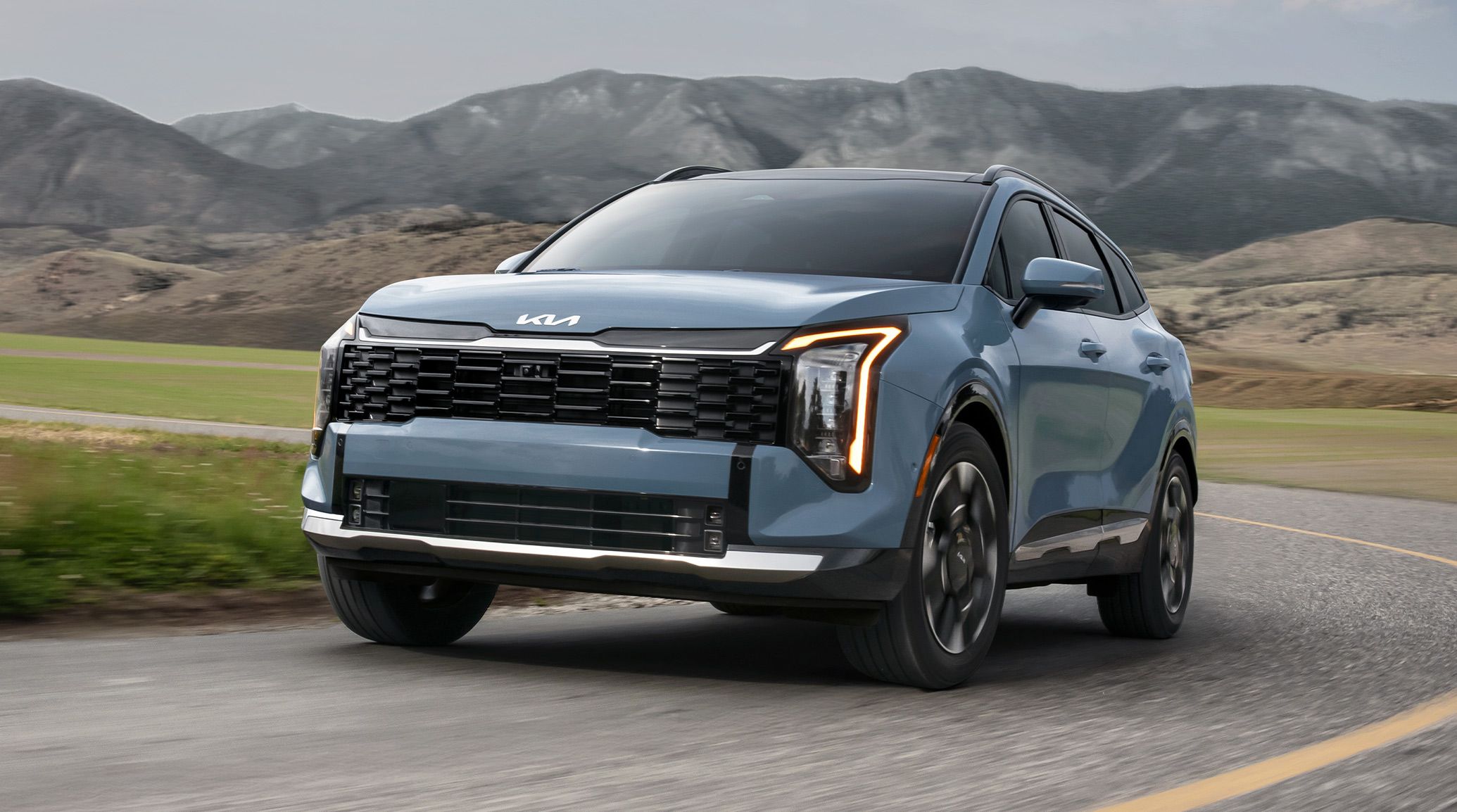 2027 Kia Sportage Hybrid S performance image