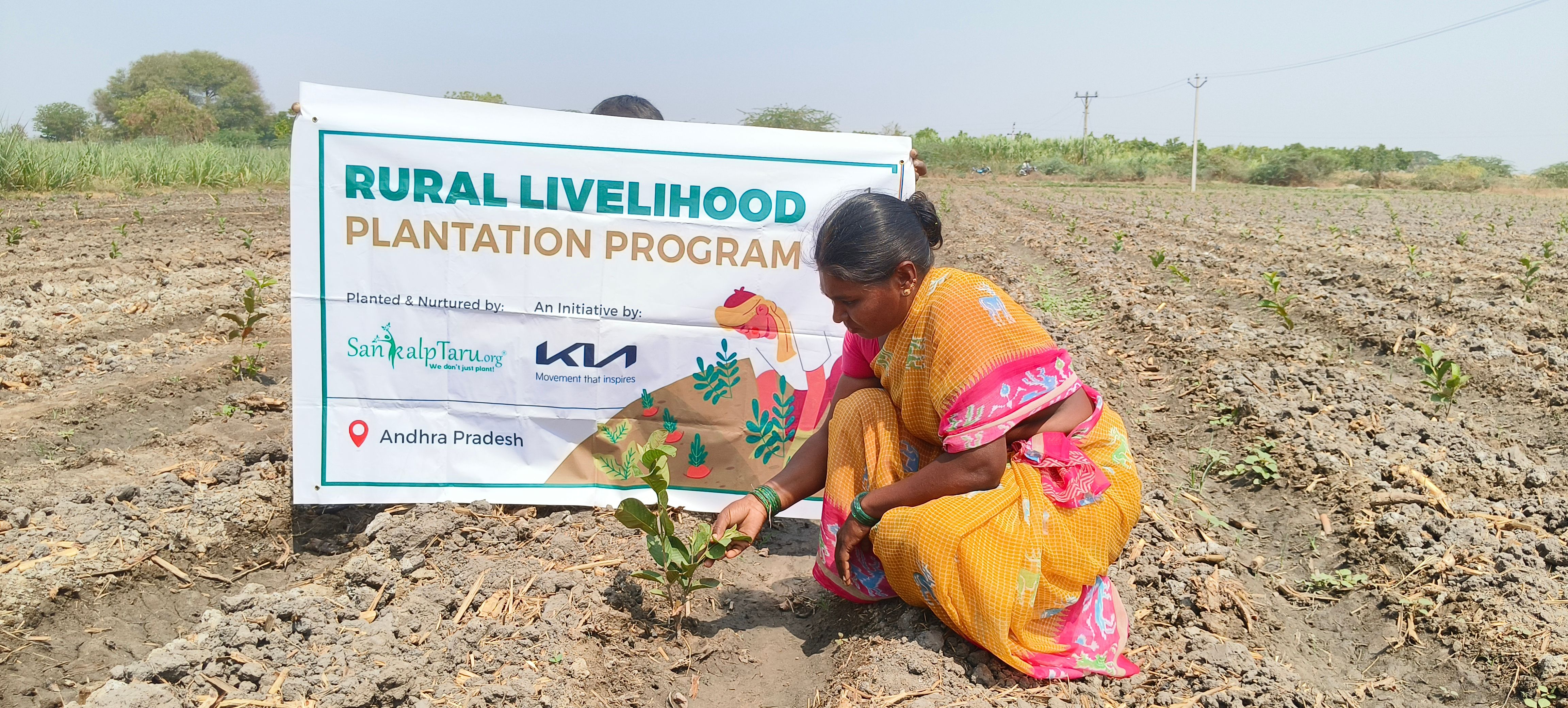 Exterior image view of Kia seltos compact suv in pewter olive color