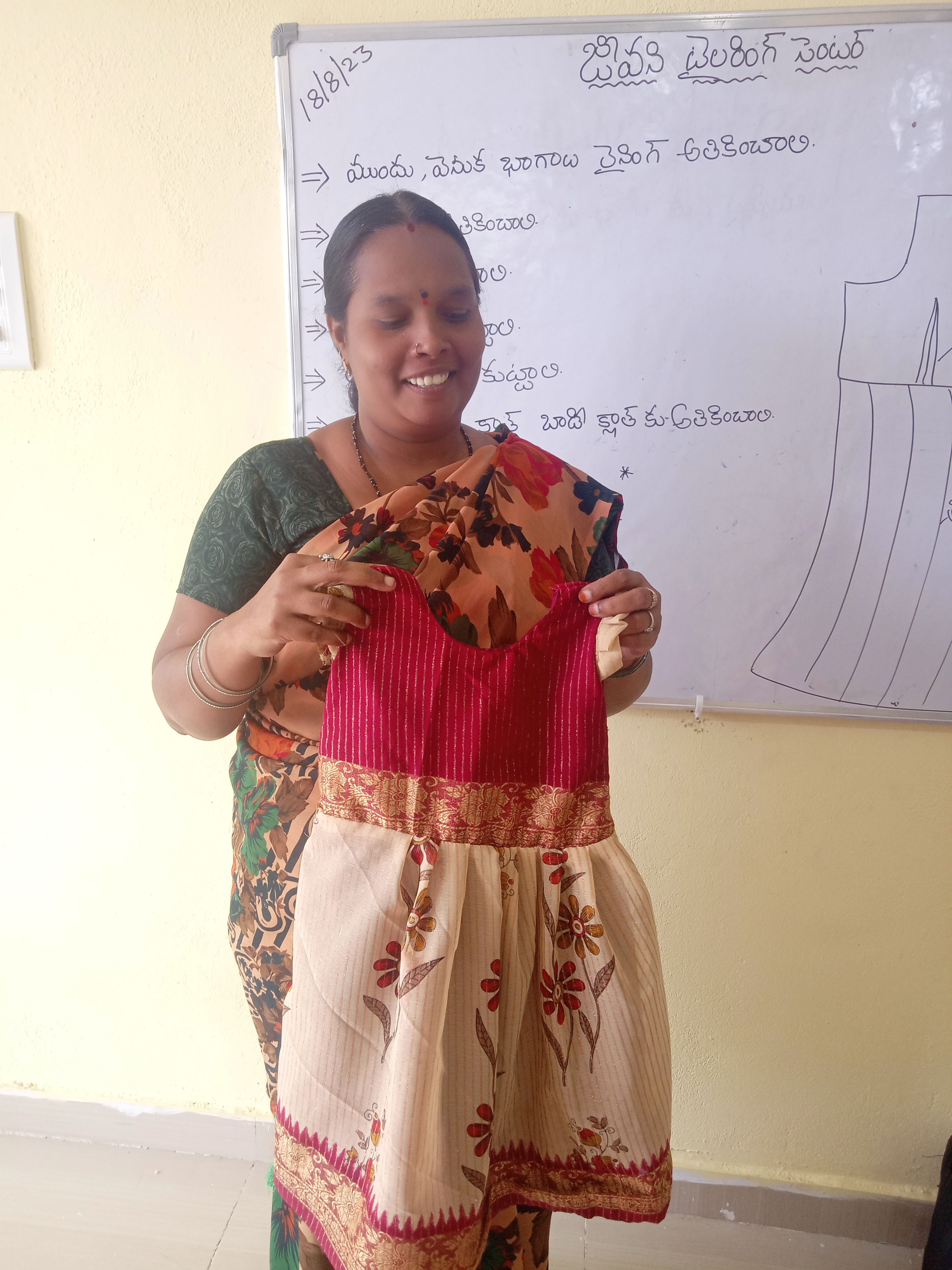 Exterior image view of Kia seltos compact suv in pewter olive color