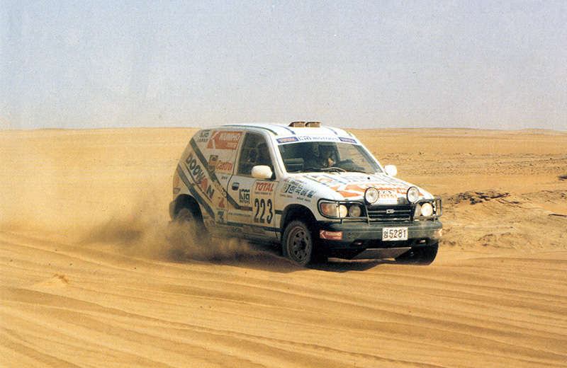 The Sportage completes the 1993 Paris-Dakar Rally
