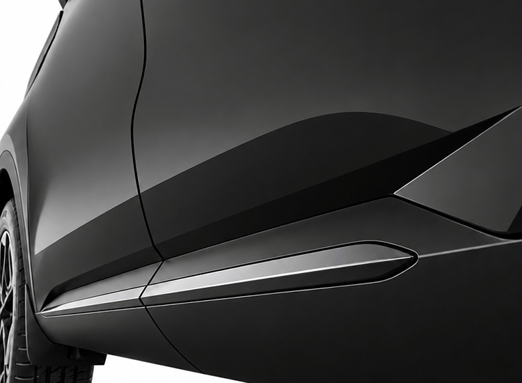 Kia Sorento R19 - 48.2 cm (19”) Premium Crystal Cut Alloy Wheels featuring a sharp, distinctive design.