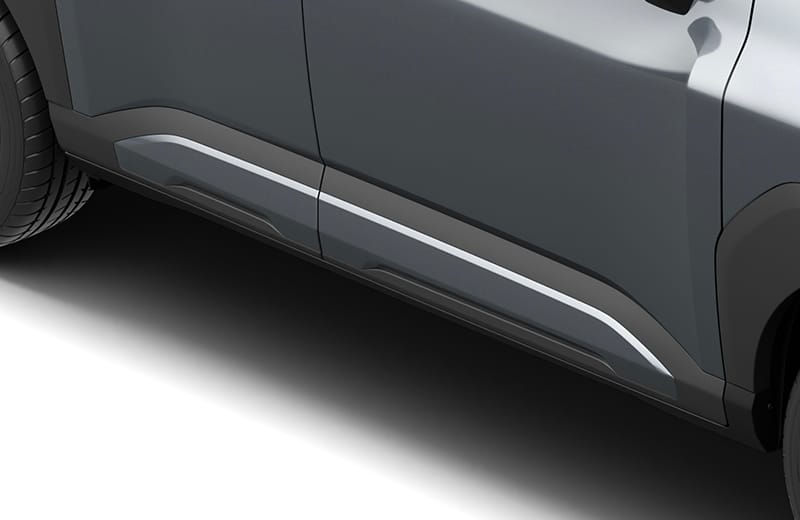 Side Door Garnish with Body Color Accent
