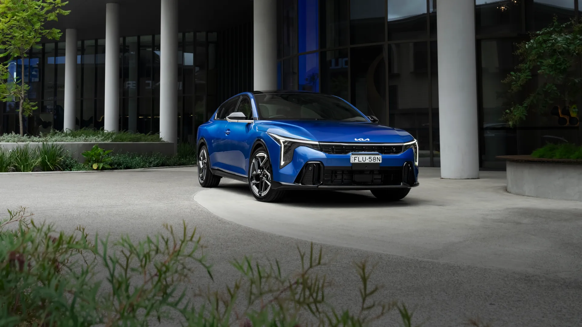Kia K4 Wavy Blue front view