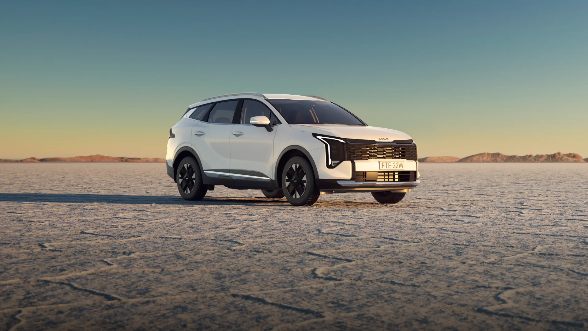 Kia Sportage Hybrid S Clear White parked front view