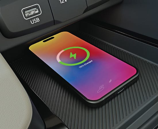 Wireless smartphone charger with cooling function