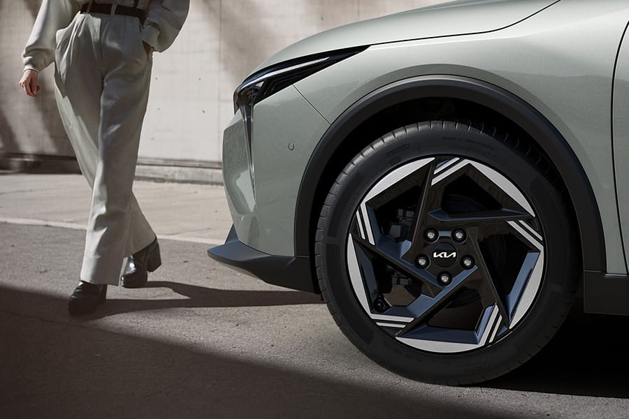 17-inch alloy wheels