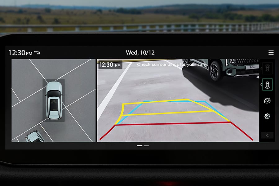 Rear View Camera with Dynamic Guidelines