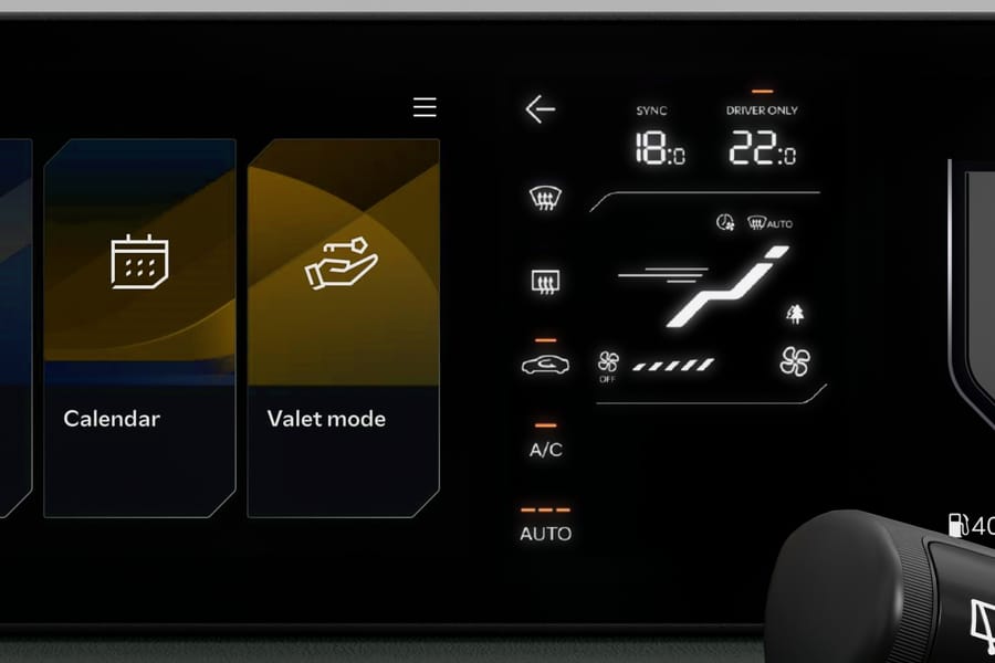 Adaptive 12.7 cm (5") Touchscreen Dual Zone Automatic Temperature Control