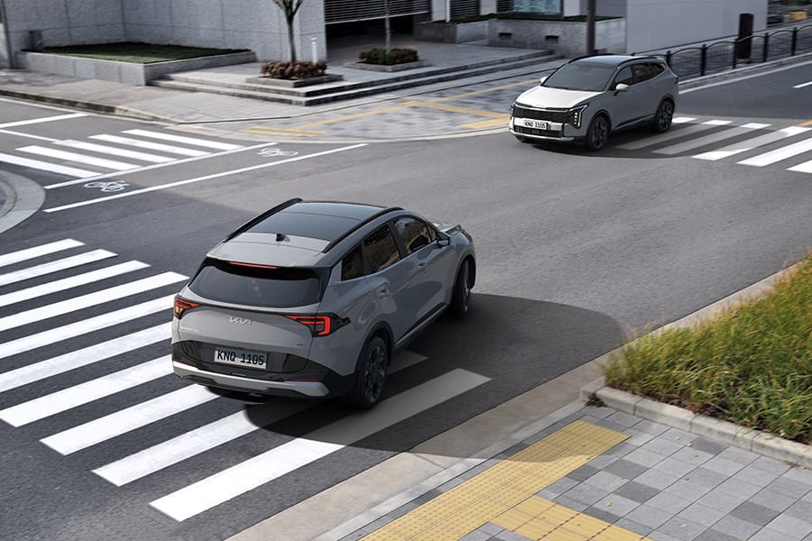 Forward Collision-avoidance Assist  (FCA)