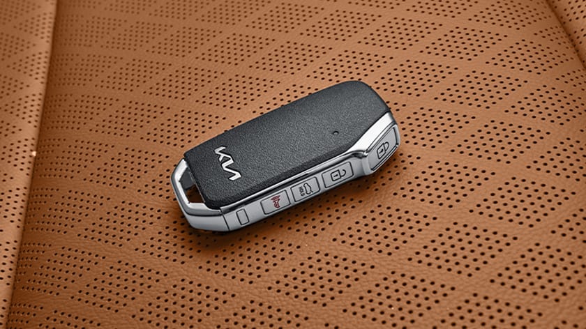 Llavero en piel color camel