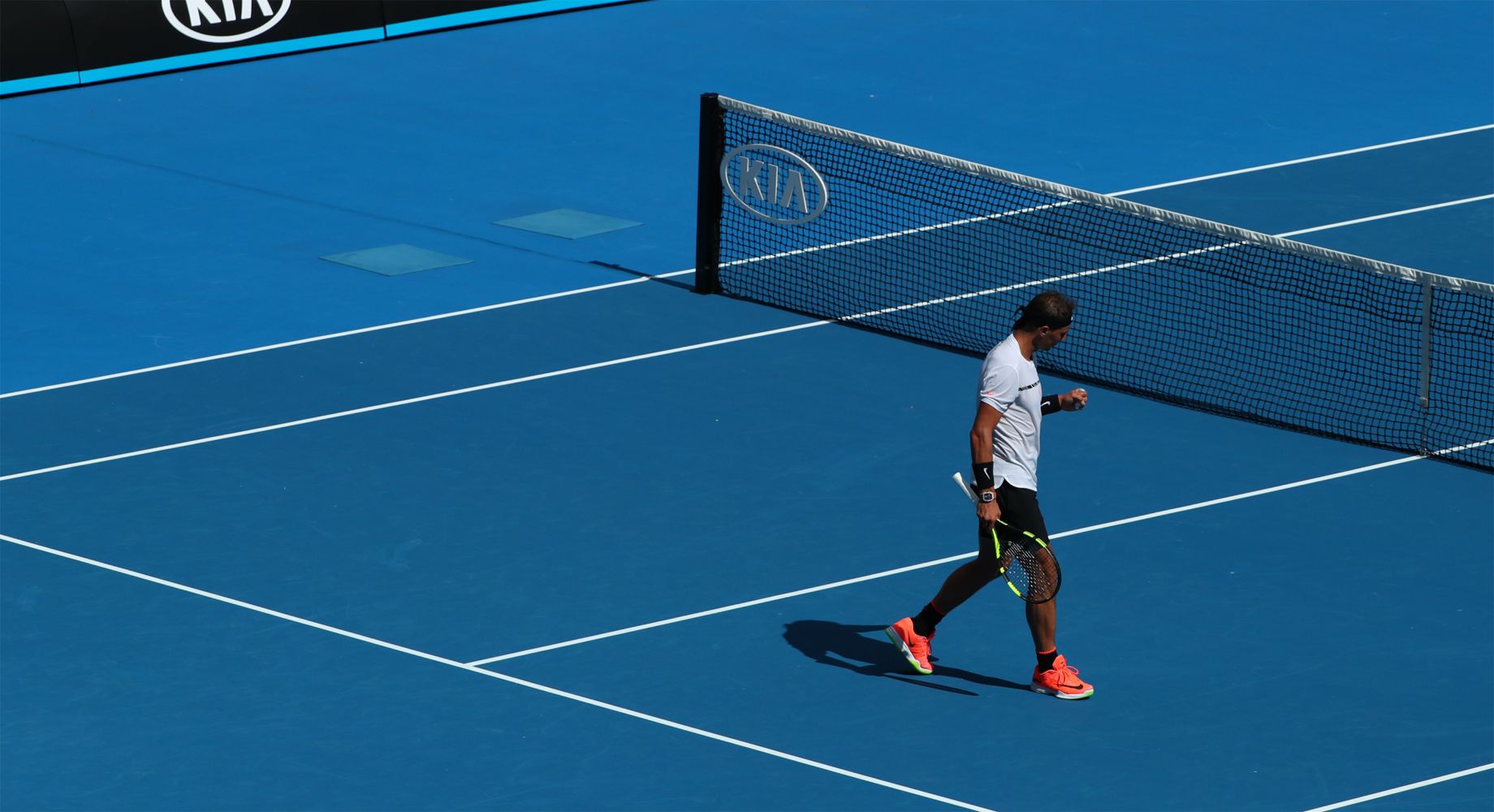 Sequential display of Kia sponsorship  images from the earliest to the latest