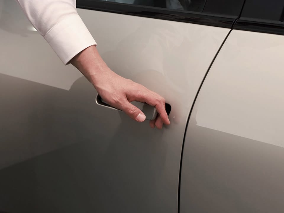 Manijas de puerta con cierre automático