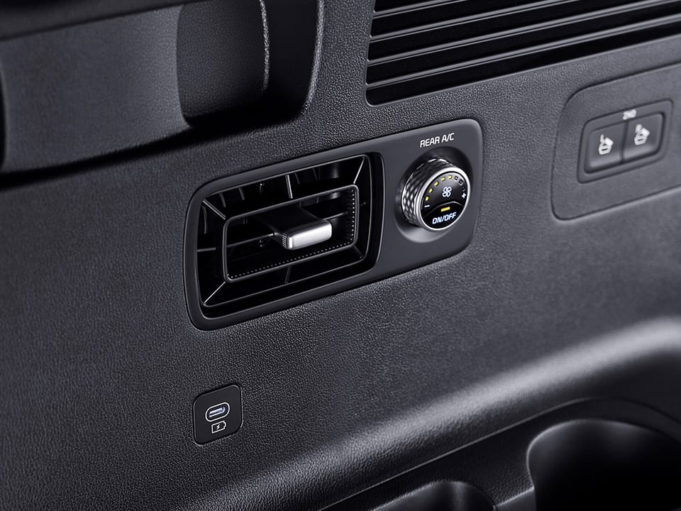 3rd row air conditioning system