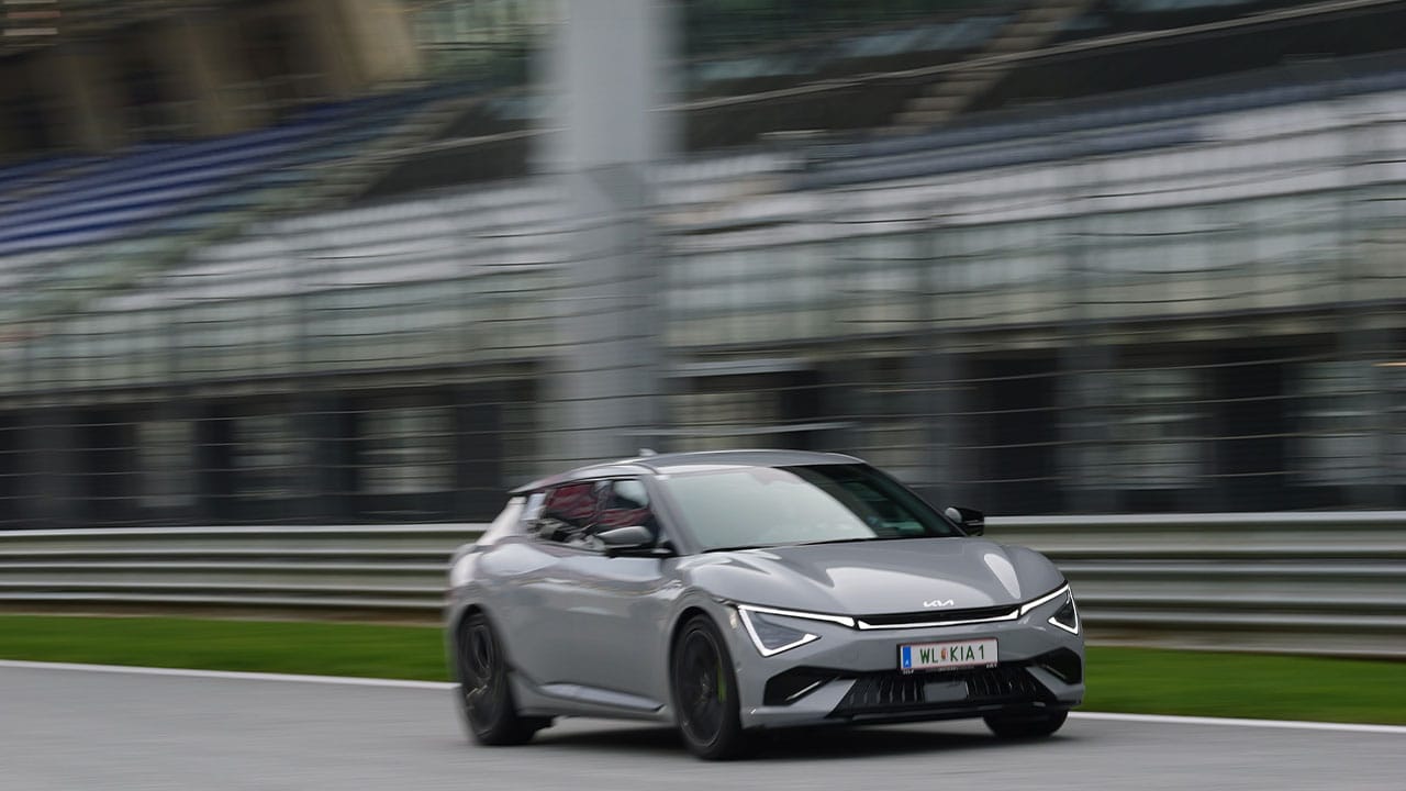 Lautlos zischt der Kia EV6 GT über den Red Bull Ring