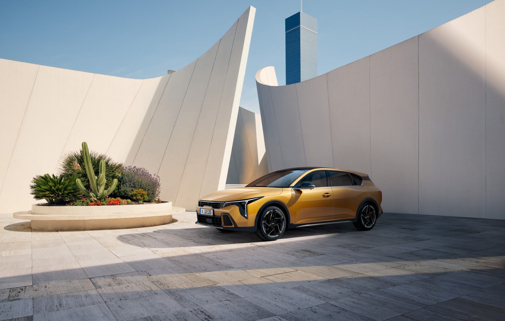 Kia K4