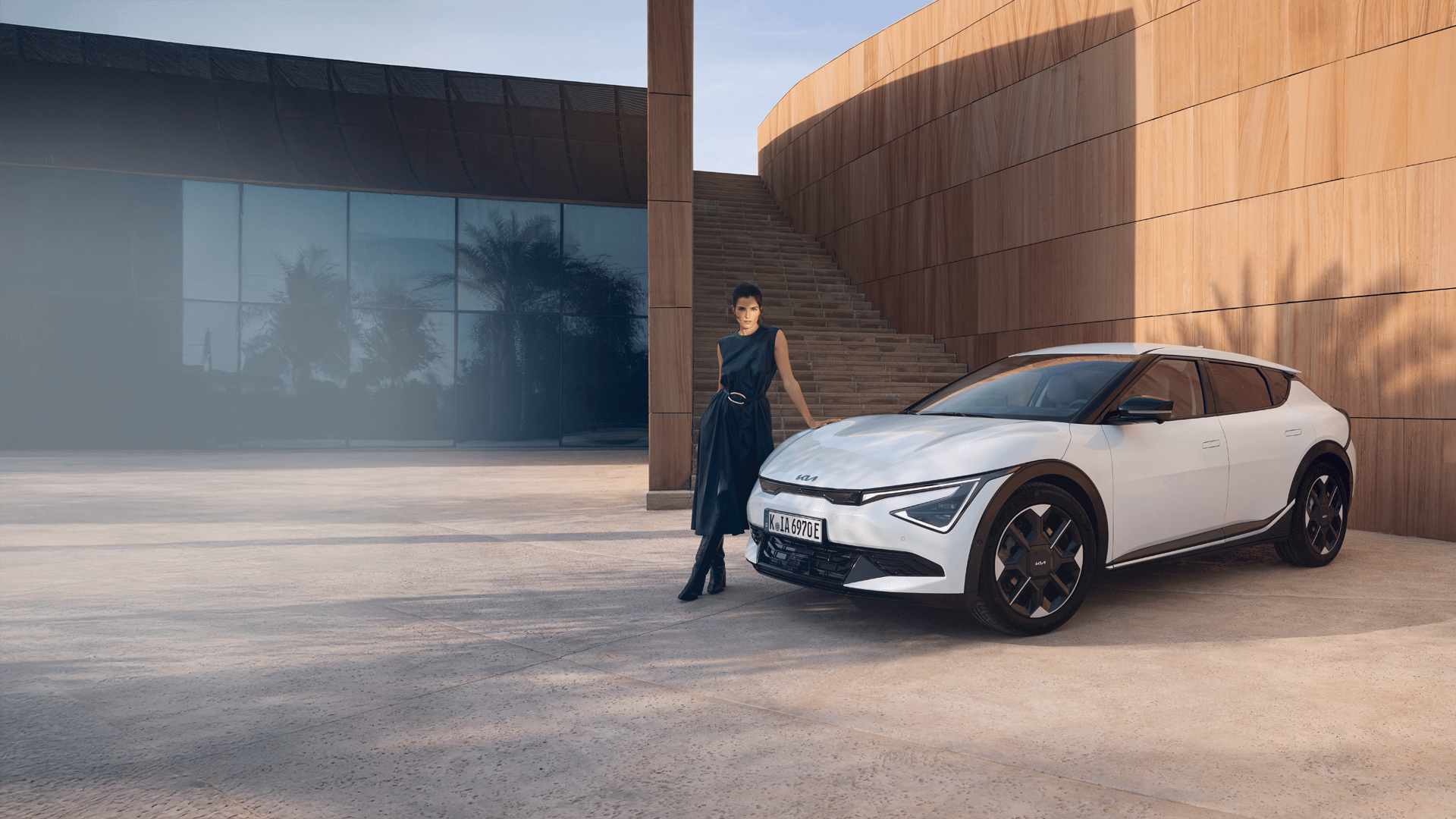 Header blurred background