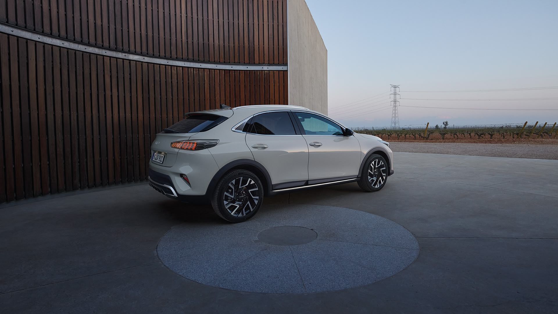 Kia XCeed Design, Ansicht vorne rechts, weiß