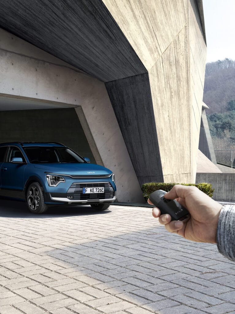 Kia Niro EV, zwei Fahrzeuge in Garage