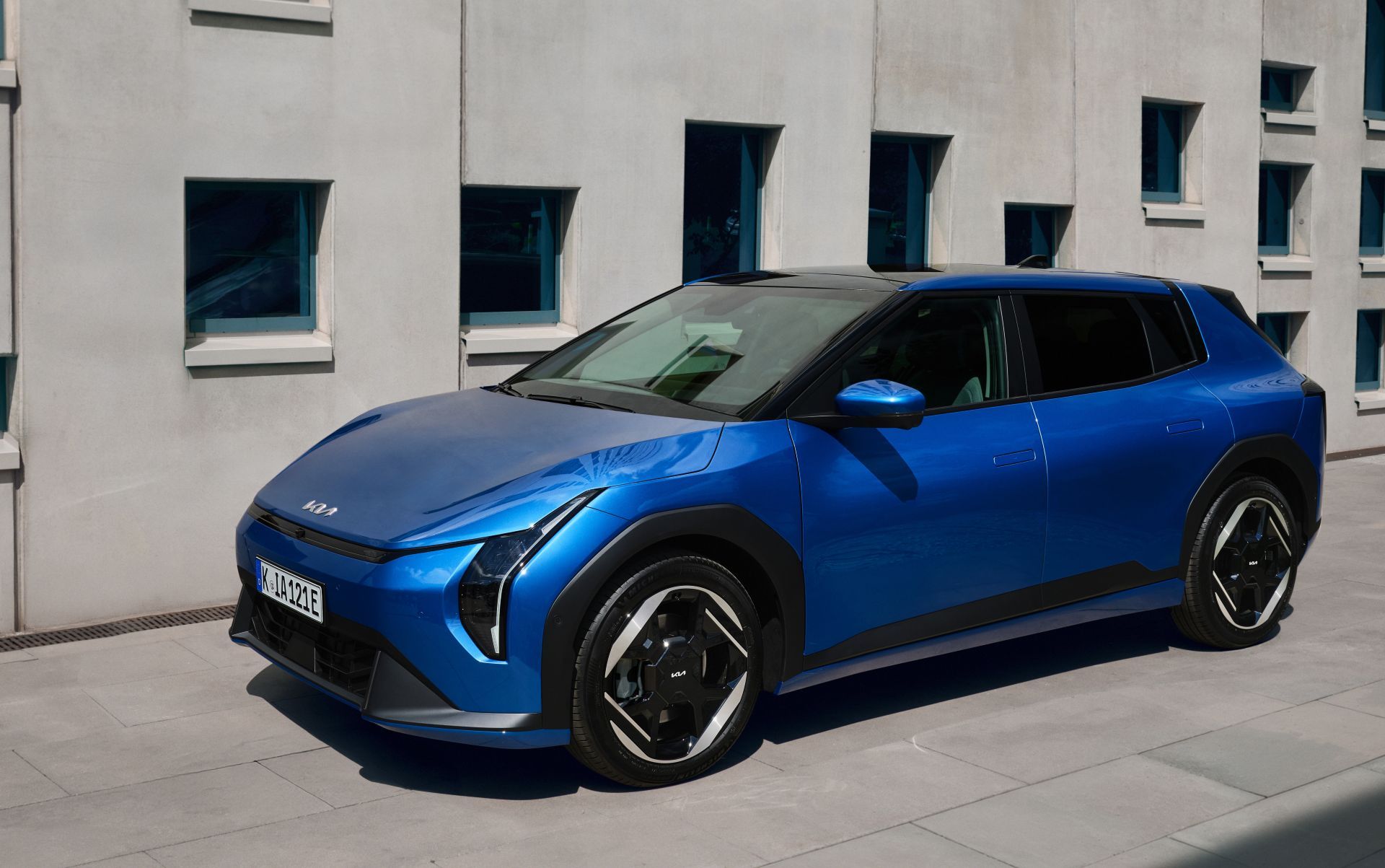  Kia EV4.