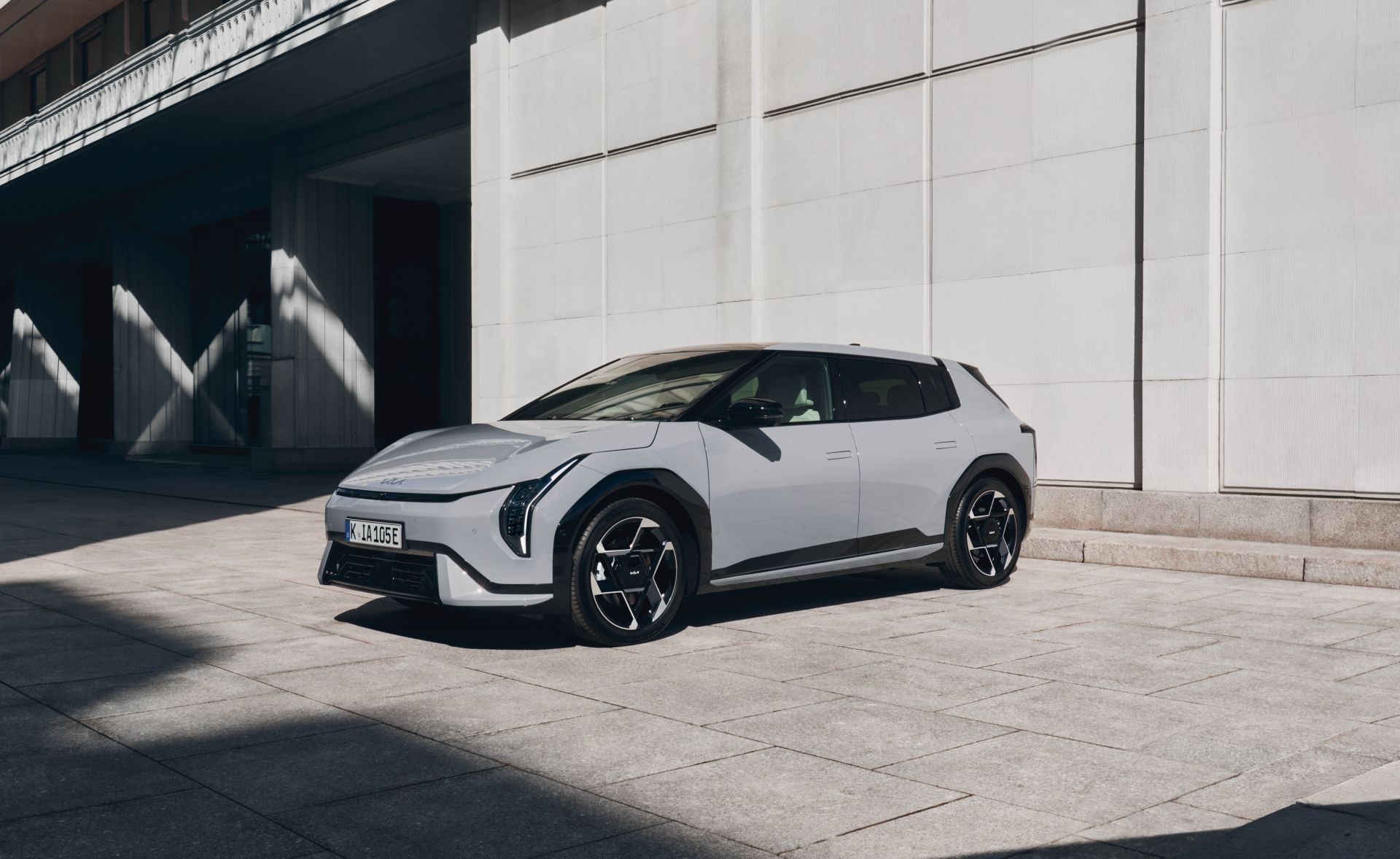   Kia EV4.