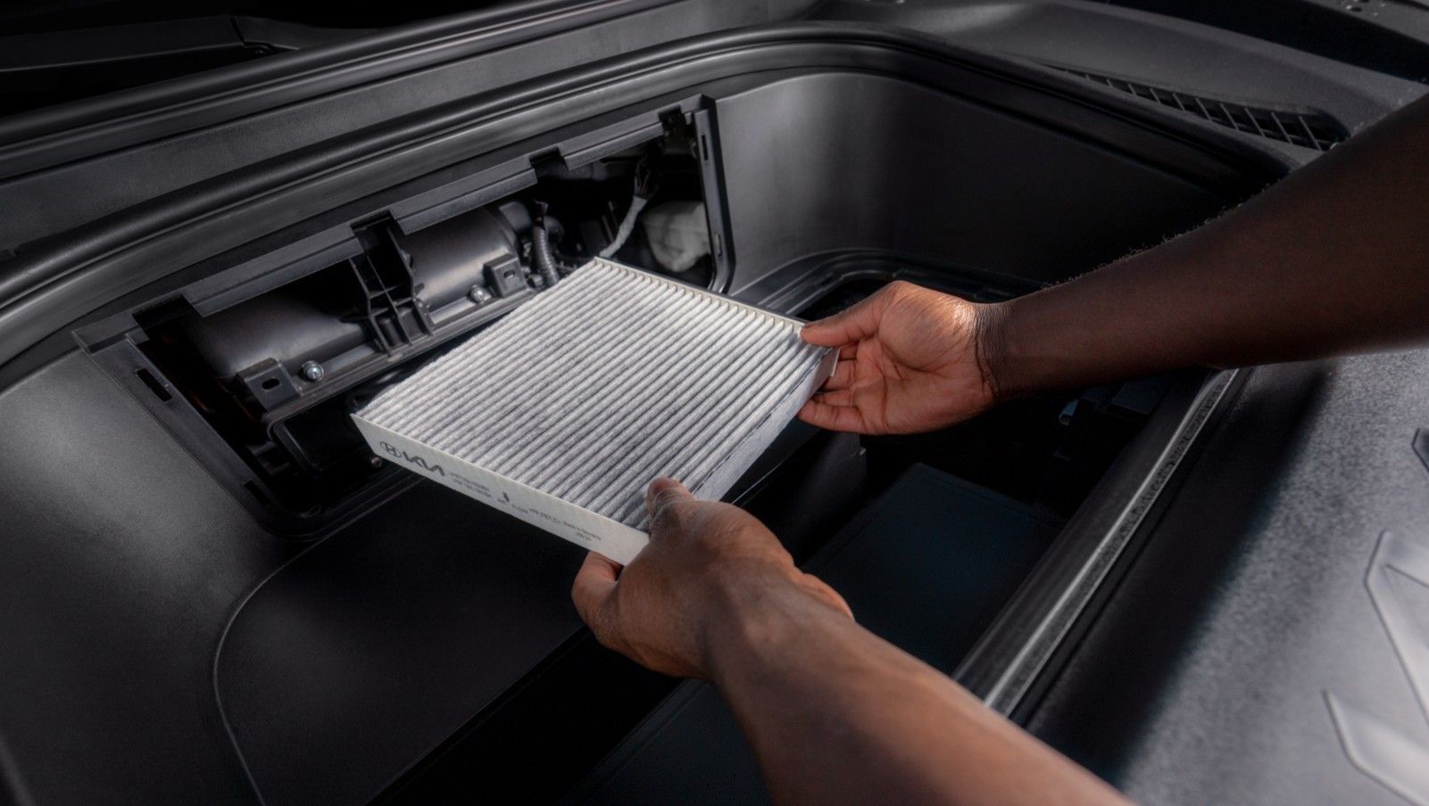 Cambio de filtro del aire del coche