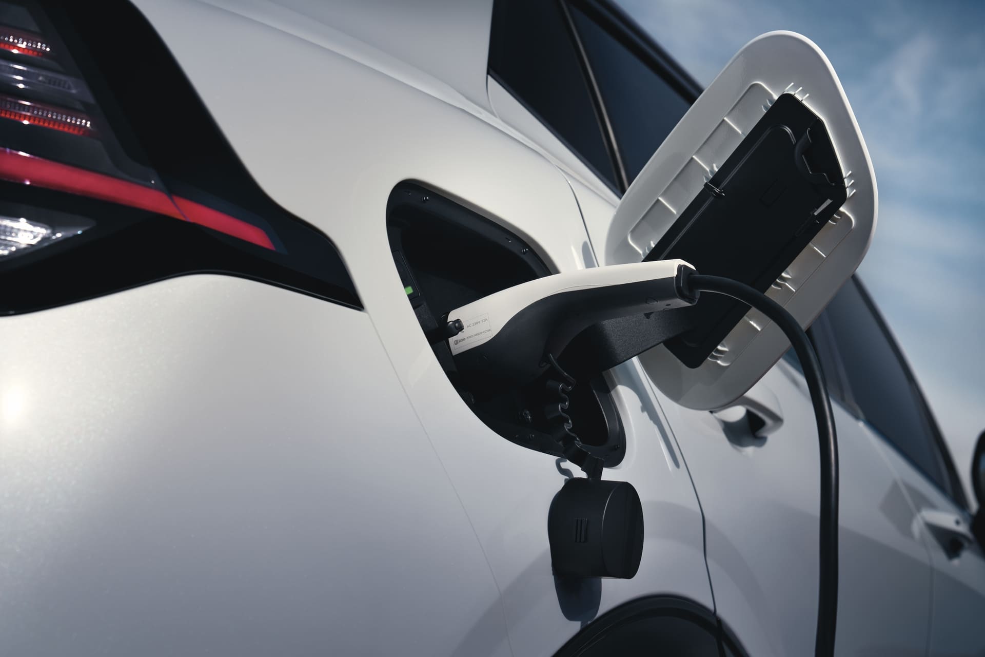 Mejorar consumo coche hibrido