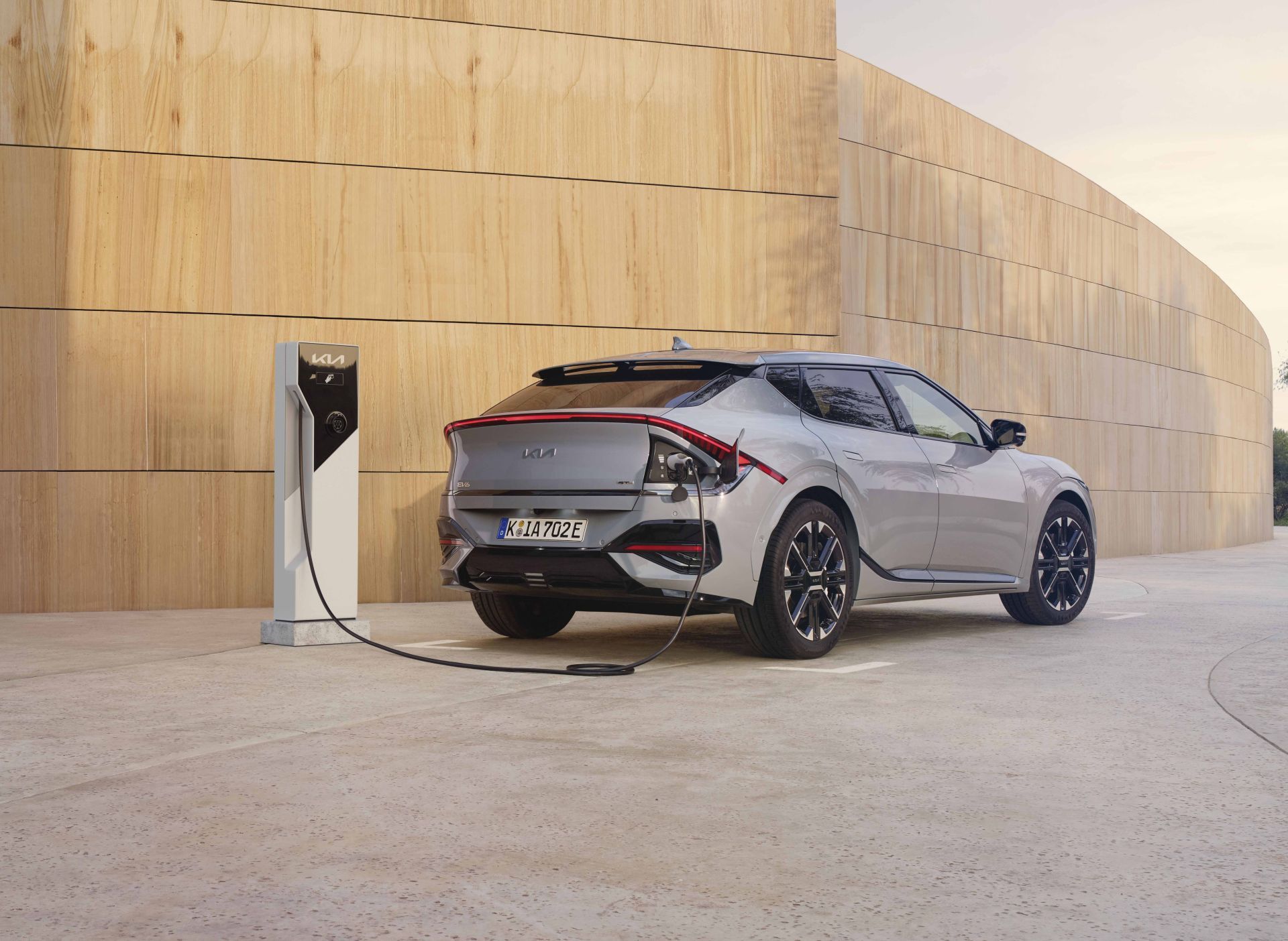   Kia EV6 recargando.