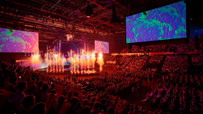 League of Legends EMEA Championship stadium cheers