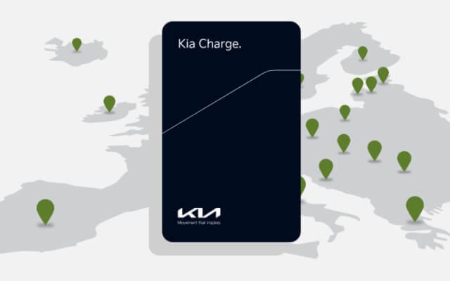 Die Kia Charge-Karte ist über einer Karte mit grünen Standortmarkierungen in ganz Europa abgebildet