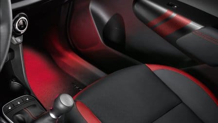 Éclairage à LED de l'espace aux pieds avant, rouge