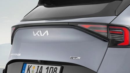 Listwa pokrywy bagażnika (czarna)