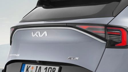 Listwa pokrywy bagażnika (satyna)