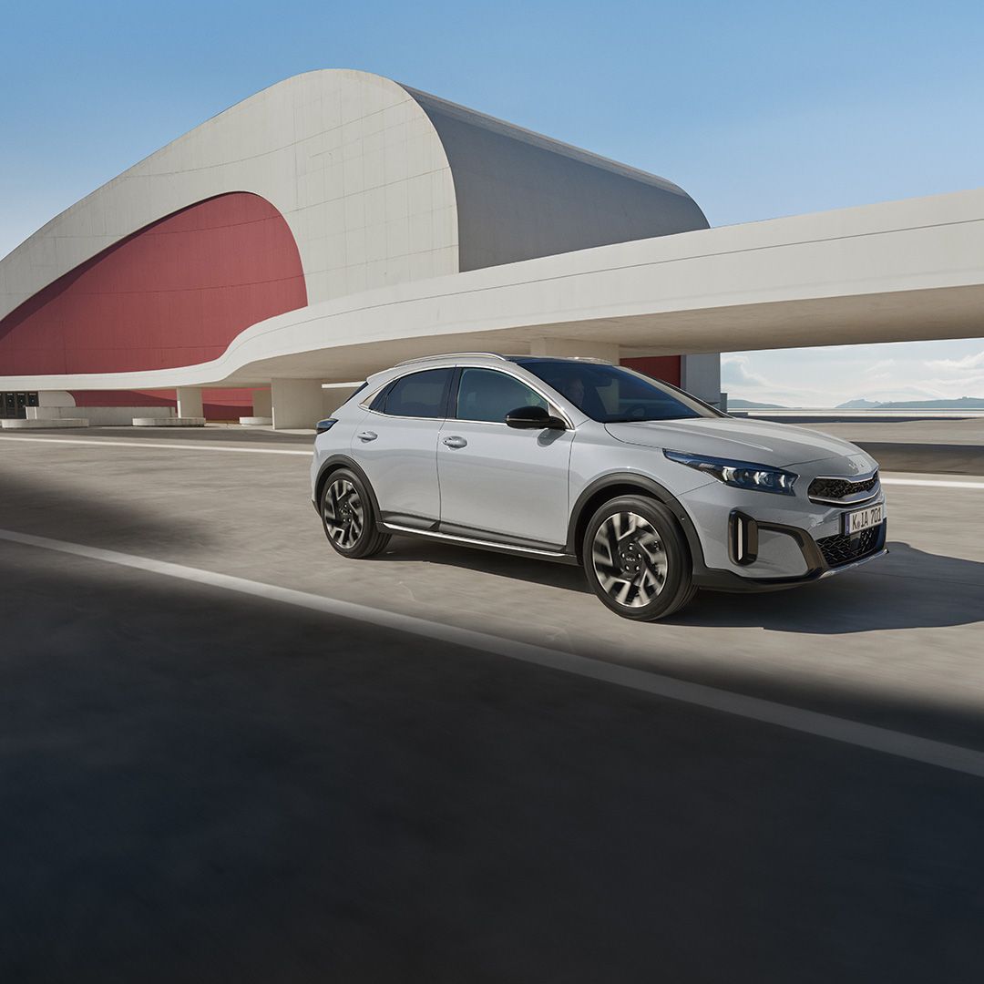 Kia EV6 charges with IONITY