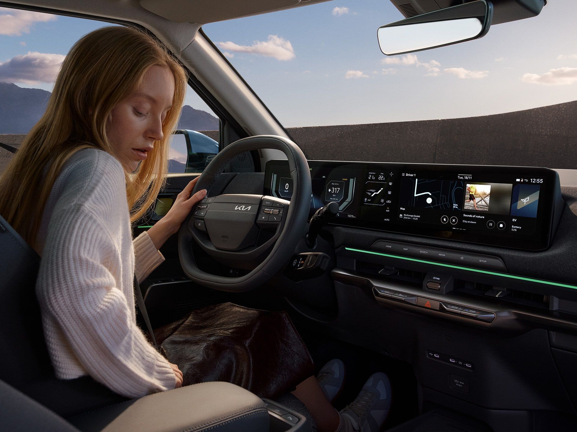 Panoramasystem mit Triple-Display-Infotainment.