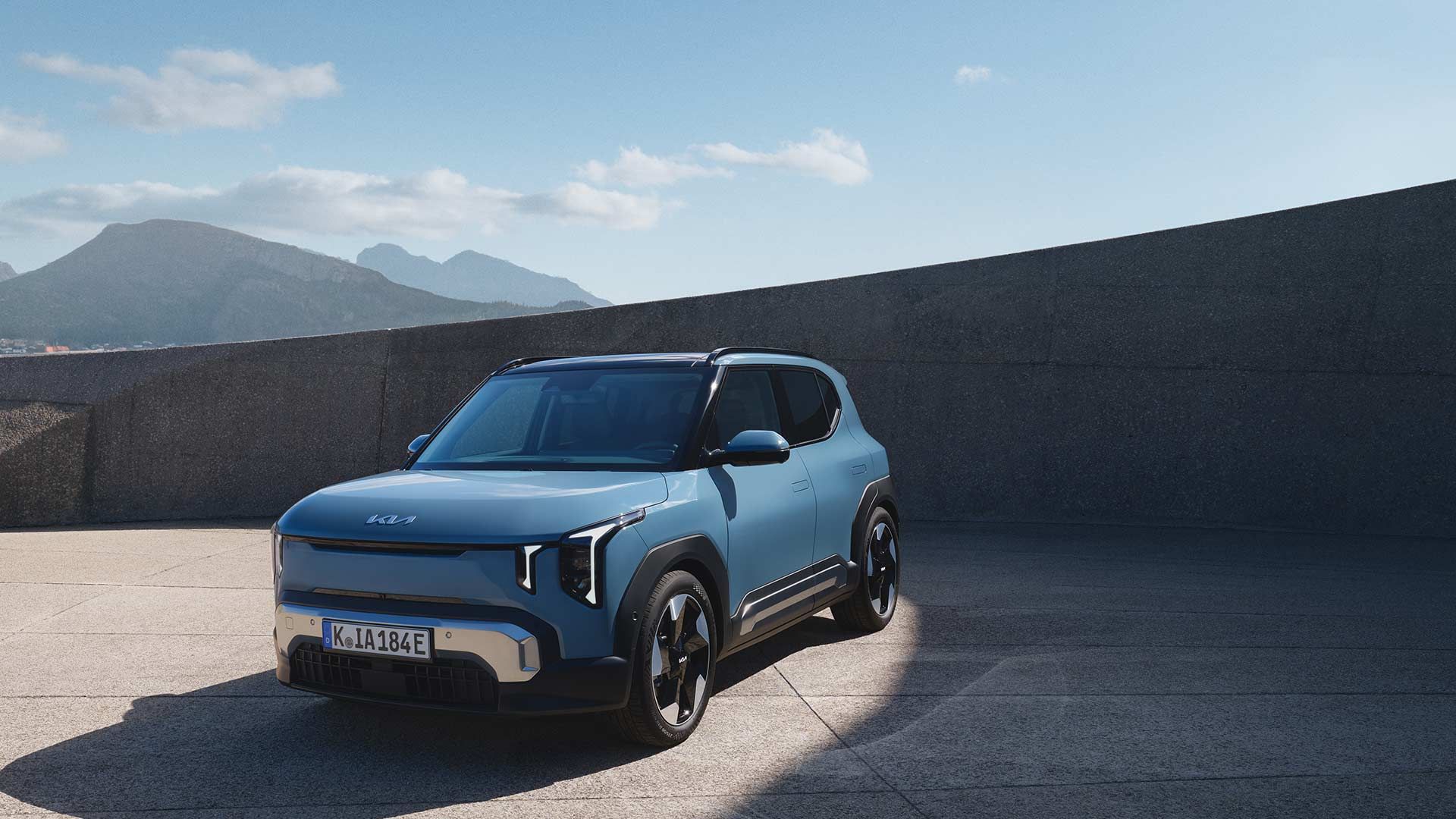 Výrazná přední silueta.