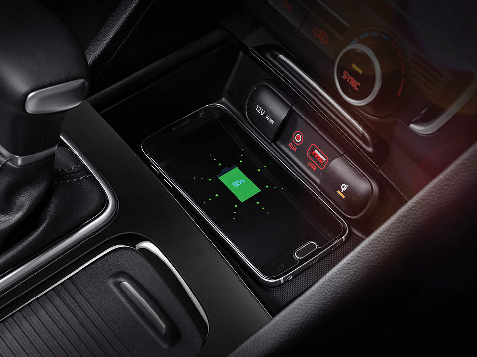 Système de chargement du smartphone par induction de la Kia Optima Hybride Rechargeable
