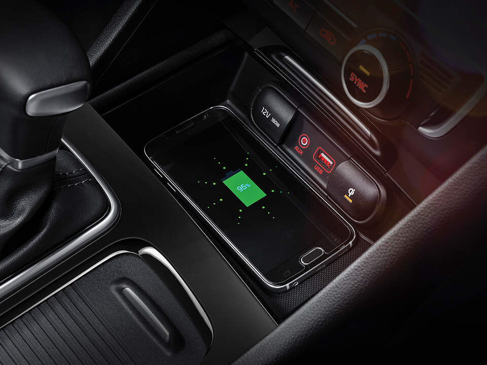 Kia Optima Sportswagon Plug-in Hybrid wireless phone charger