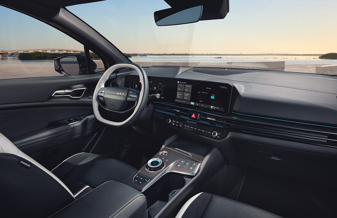 Vy över instrumentbrädan i Kia Sportage.