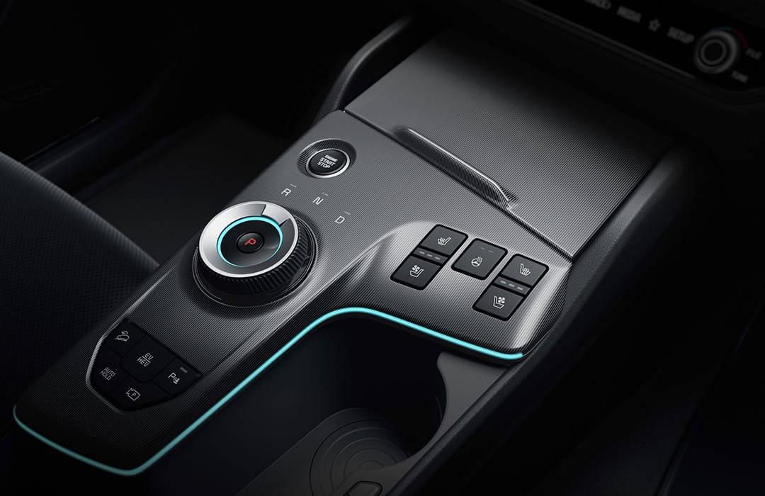 Närbild av mittkonsolen i Kia Sportage.